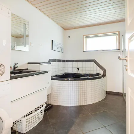 Pet Friendly In With Swimming Pool Casa vacanze Fårvang