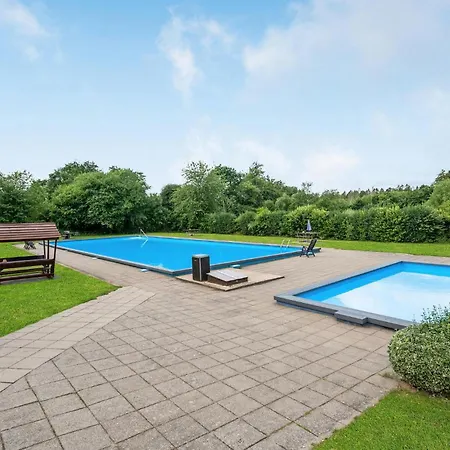 Pet Friendly In With Swimming Pool *