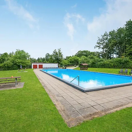 Pet Friendly In With Swimming Pool