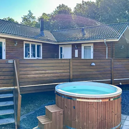 Pet Friendly In With Swimming Pool Сasa de vacaciones Fårvang